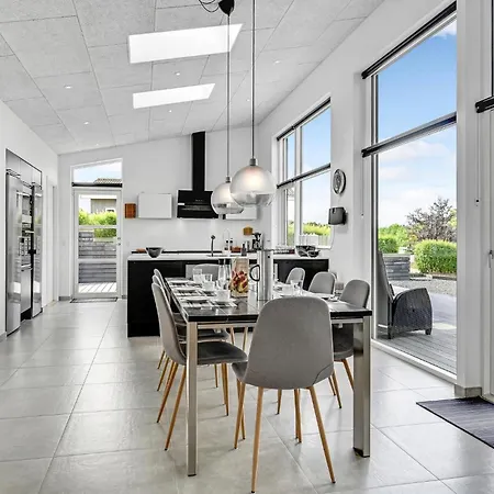 Σπίτι διακοπών Beautiful In With Kitchen